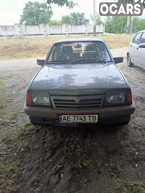 Седан Opel Ascona 1986 1.8 л. Ручная / Механика обл. Днепропетровская, Днепр (Днепропетровск) - Фото 1/21