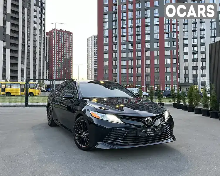 Седан Toyota Camry 2018 2.5 л. Автомат обл. Киевская, Киев - Фото 1/20