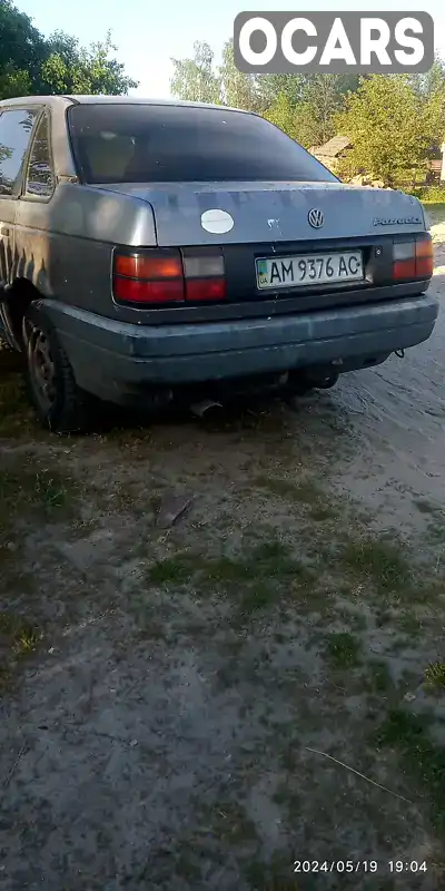 Седан Volkswagen Passat 1990 1.8 л. Ручная / Механика обл. Житомирская, Олевск - Фото 1/7