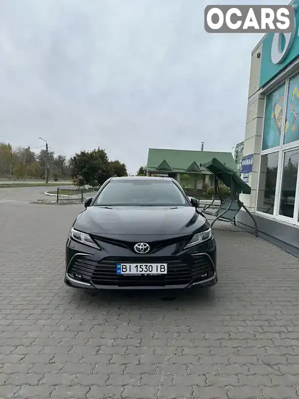 Седан Toyota Camry 2023 2.49 л. Автомат обл. Полтавська, Полтава - Фото 1/10