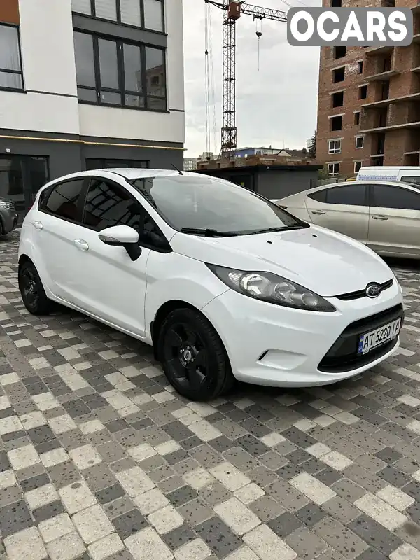 Хэтчбек Ford Fiesta 2011 1.39 л. Автомат обл. Ивано-Франковская, Ивано-Франковск - Фото 1/17