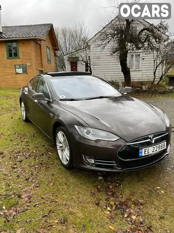 Лифтбек Tesla Model S 2014 null_content л. обл. Киевская, Киев - Фото 1/6