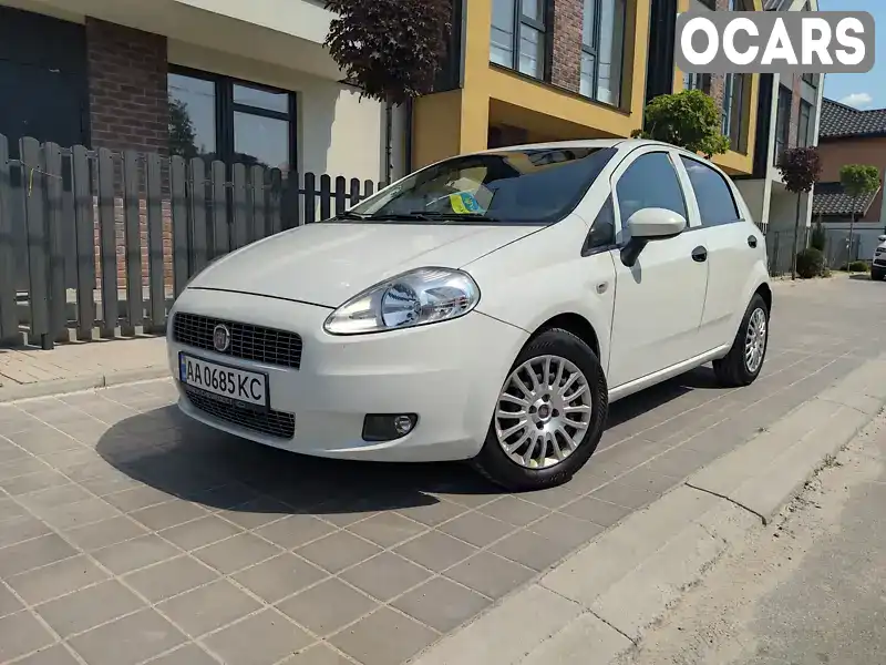 Хетчбек Fiat Grande Punto 2011 1.37 л. Автомат обл. Київська, Київ - Фото 1/21