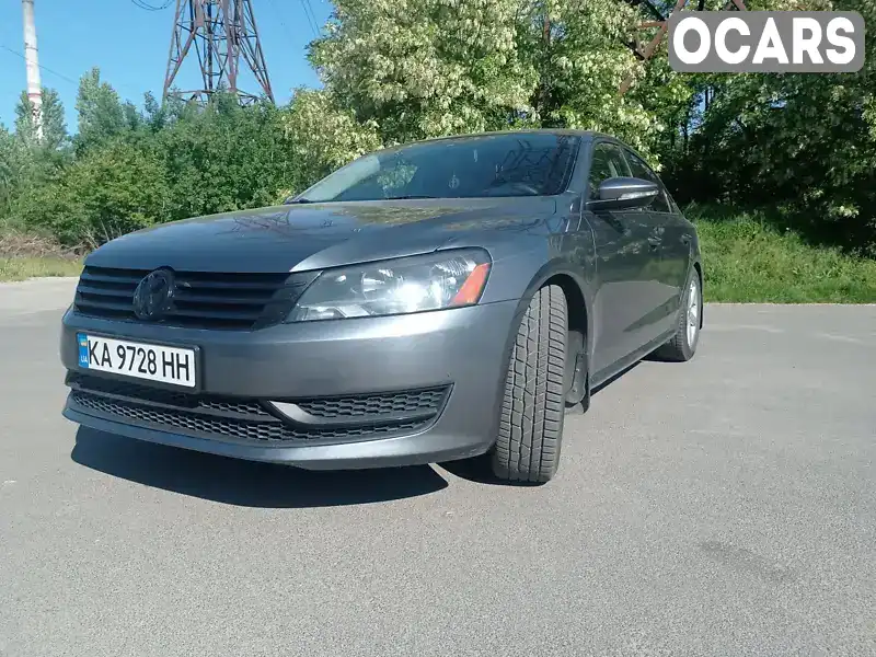 Седан Volkswagen Passat 2012 2.48 л. Автомат обл. Винницкая, Ладыжин - Фото 1/21