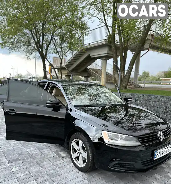 Седан Volkswagen Jetta 2010 2.48 л. Автомат обл. Київська, Макарів - Фото 1/11