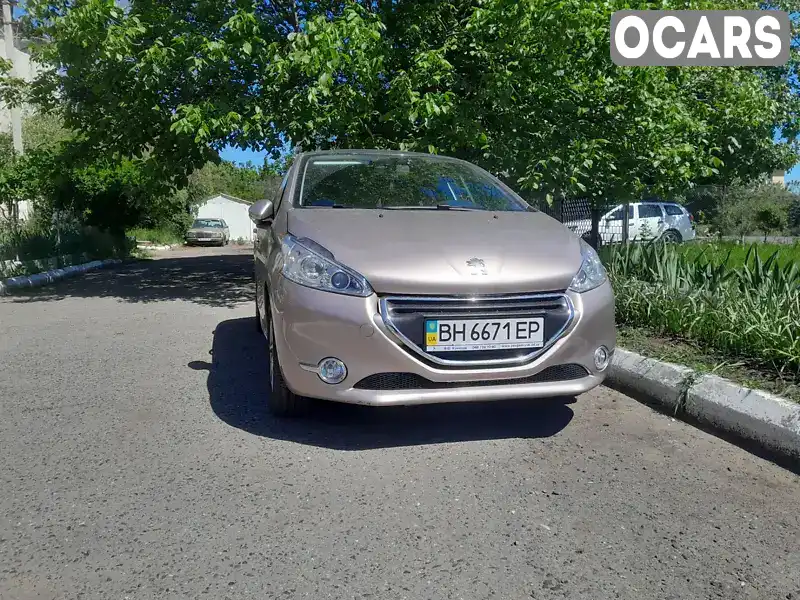 Хетчбек Peugeot 208 2014 1.2 л. Робот обл. Одеська, Одеса - Фото 1/5