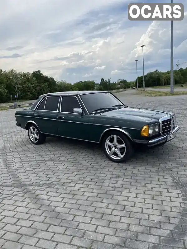 Седан Mercedes-Benz E-Class 1983 2.4 л. Автомат обл. Львовская, Львов - Фото 1/9
