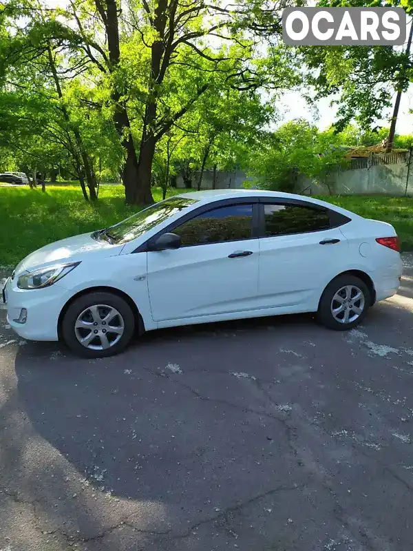 Седан Hyundai Accent 2012 1.4 л. Ручна / Механіка обл. Чернігівська, Чернігів - Фото 1/8