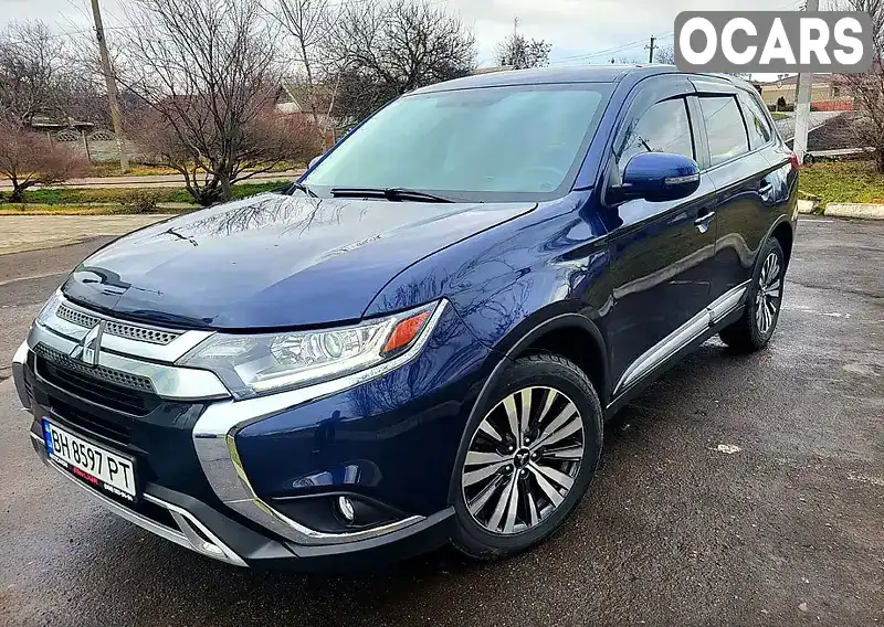 Позашляховик / Кросовер Mitsubishi Outlander 2019 2.36 л. Варіатор обл. Львівська, Львів - Фото 1/14