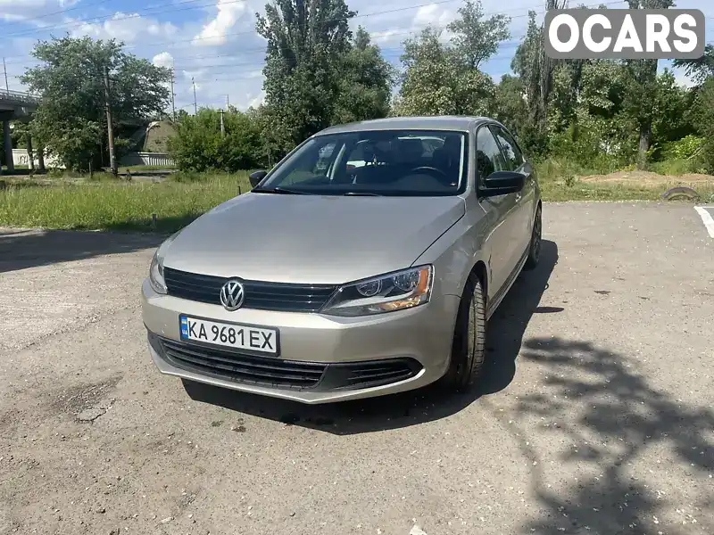 Седан Volkswagen Jetta 2014 2 л. Автомат обл. Киевская, Киев - Фото 1/12