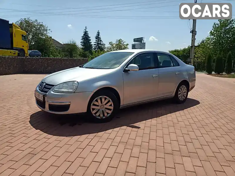 Седан Volkswagen Jetta 2005 1.6 л. Автомат обл. Івано-Франківська, Івано-Франківськ - Фото 1/21