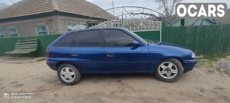 Хэтчбек Opel Astra 1993 2 л. Ручная / Механика обл. Одесская, Болград - Фото 1/3