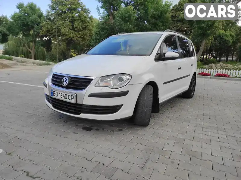 Минивэн Volkswagen Touran 2010 1.9 л. Ручная / Механика обл. Тернопольская, Тернополь - Фото 1/18