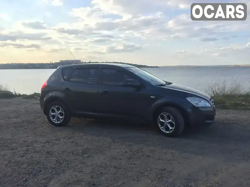 Хетчбек Kia Ceed 2008 1.6 л. Автомат обл. Одеська, Одеса - Фото 1/21