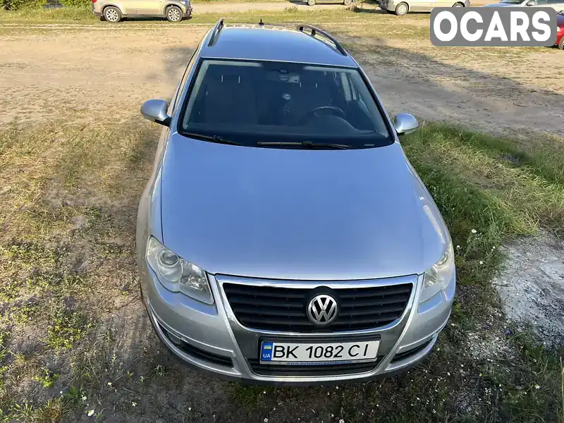 Универсал Volkswagen Passat 2010 1.97 л. Ручная / Механика обл. Ровенская, Вараш (Кузнецовск) - Фото 1/11