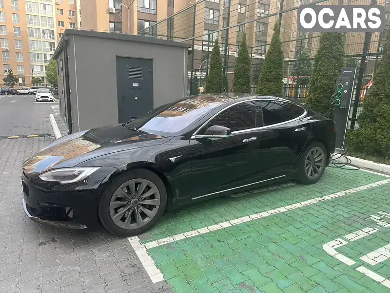 Лифтбек Tesla Model S 2016 null_content л. обл. Киевская, Киев - Фото 1/10