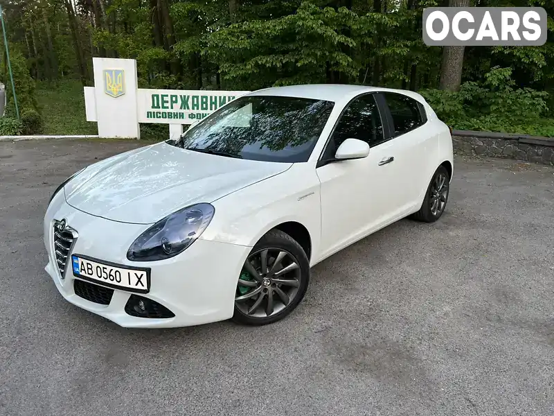 Хэтчбек Alfa Romeo Giulietta 2012 1.4 л. Автомат обл. Винницкая, Хмельник - Фото 1/21