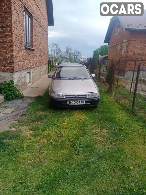 Седан Opel Astra 1992 1.4 л. Ручная / Механика обл. Львовская, Стрый - Фото 1/8
