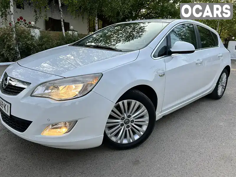 Хэтчбек Opel Astra 2011 1.7 л. Ручная / Механика обл. Черкасская, Смела - Фото 1/20