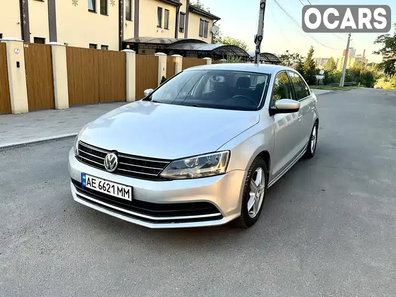 Седан Volkswagen Jetta 2015 2 л. Автомат обл. Днепропетровская, Днепр (Днепропетровск) - Фото 1/21