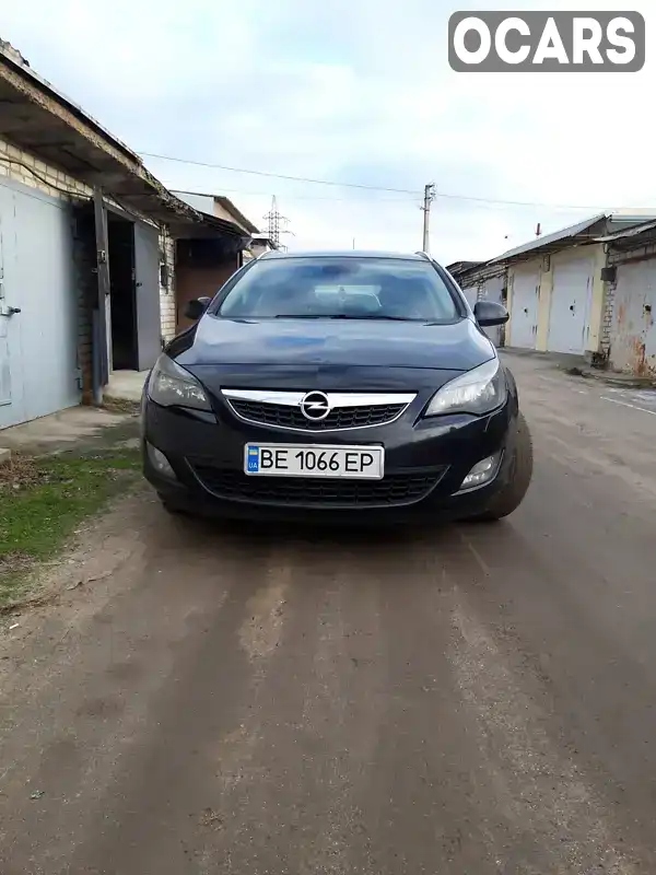 Універсал Opel Astra 2011 1.7 л. Ручна / Механіка обл. Миколаївська, Миколаїв - Фото 1/9