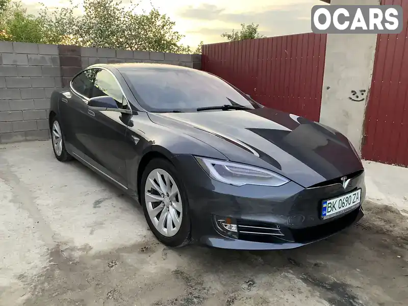 Ліфтбек Tesla Model S 2017 null_content л. обл. Рівненська, Рівне - Фото 1/21