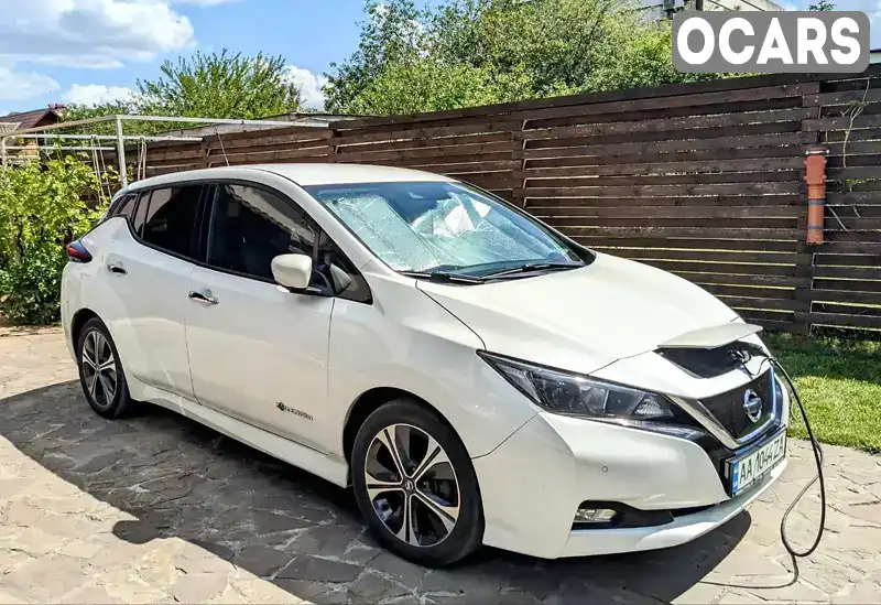 Хэтчбек Nissan Leaf 2018 null_content л. обл. Киевская, Киев - Фото 1/13