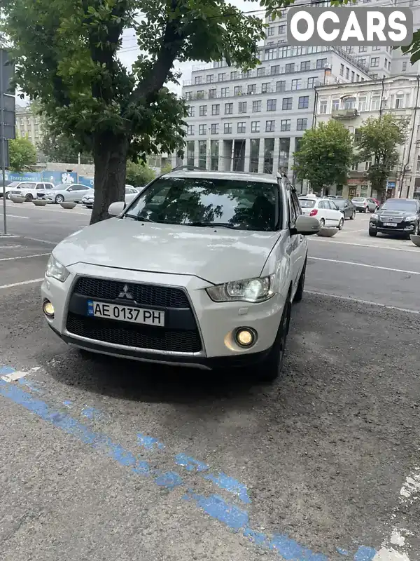 Внедорожник / Кроссовер Mitsubishi Outlander XL 2011 2.4 л. Вариатор обл. Днепропетровская, Днепр (Днепропетровск) - Фото 1/10