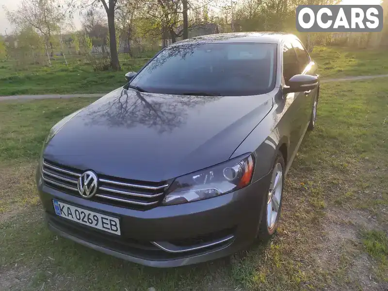 Седан Volkswagen Passat 2013 2.48 л. Автомат обл. Кировоградская, Александрия - Фото 1/11