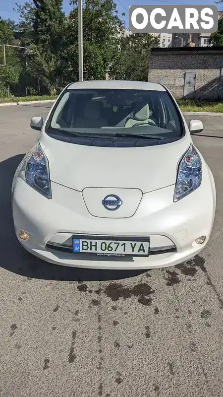 Хэтчбек Nissan Leaf 2011 null_content л. обл. Одесская, Измаил - Фото 1/10