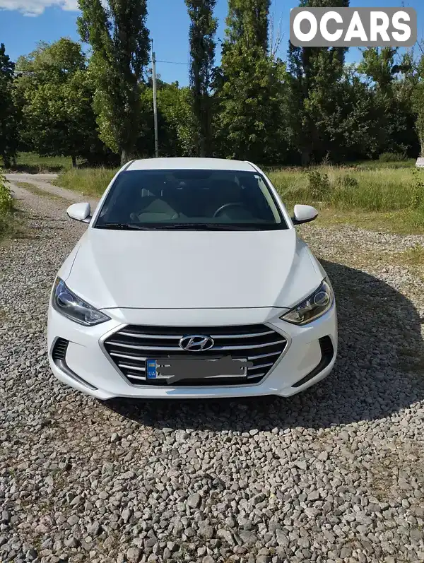 Седан Hyundai Elantra 2018 2 л. Автомат обл. Харьковская, Харьков - Фото 1/14