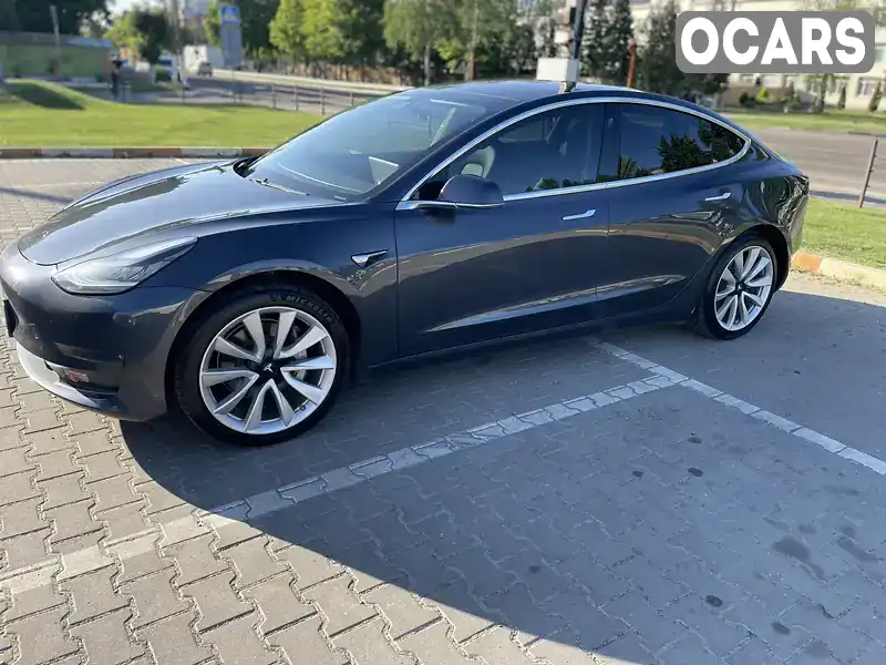 Седан Tesla Model 3 2018 null_content л. обл. Київська, Київ - Фото 1/14