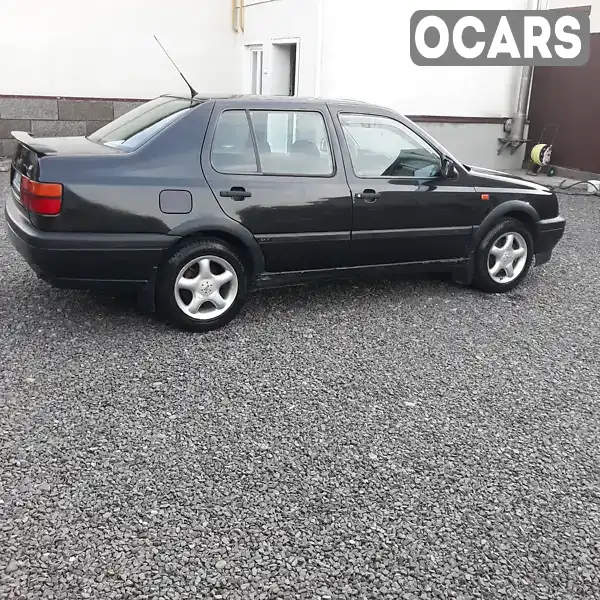 Седан Volkswagen Vento 1993 1.98 л. Ручна / Механіка обл. Закарпатська, Хуст - Фото 1/21