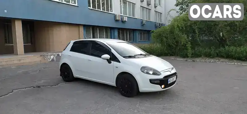 Хэтчбек Fiat Punto 2011 1.25 л. Ручная / Механика обл. Днепропетровская, Днепр (Днепропетровск) - Фото 1/19