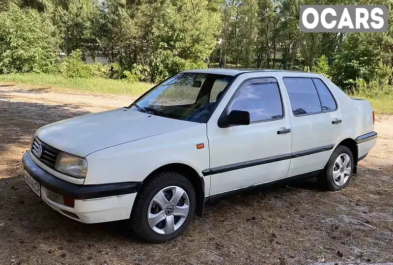 Седан Volkswagen Vento 1993 1.78 л. Ручная / Механика обл. Сумская, Ахтырка - Фото 1/14