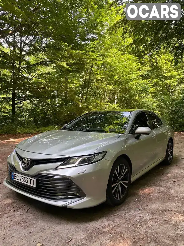 Седан Toyota Camry 2018 2.5 л. Автомат обл. Львовская, Рава-Русская - Фото 1/21