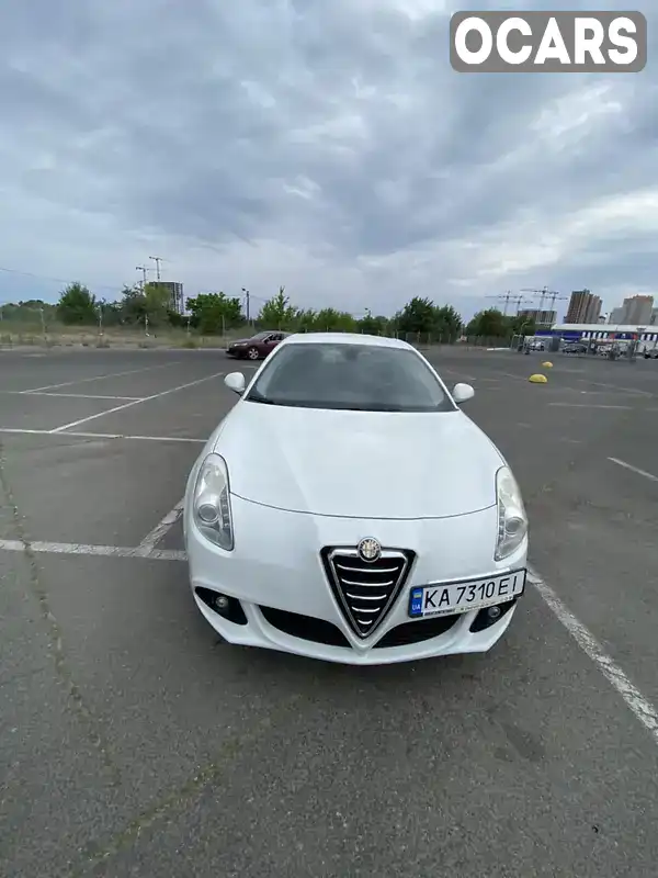 Хетчбек Alfa Romeo Giulietta 2012 1.37 л. Автомат обл. Київська, Київ - Фото 1/21