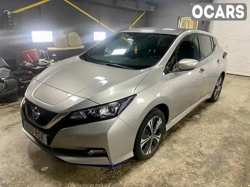 Хэтчбек Nissan Leaf 2020 null_content л. обл. Винницкая, Винница - Фото 1/19