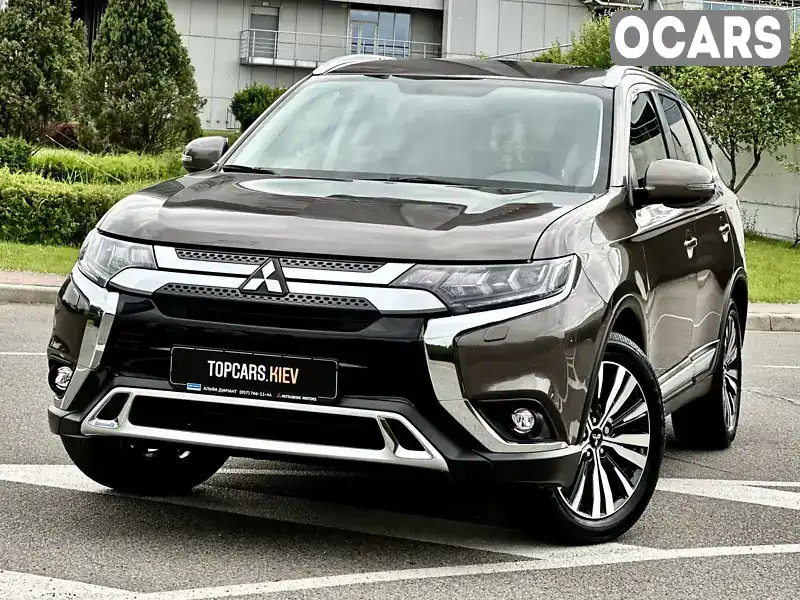 Внедорожник / Кроссовер Mitsubishi Outlander 2020 2.36 л. Вариатор обл. Киевская, Киев - Фото 1/21