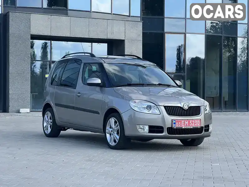 Микровэн Skoda Roomster 2010 1.6 л. Ручная / Механика обл. Ровенская, Ровно - Фото 1/21