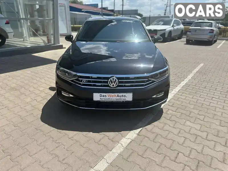 Седан Volkswagen Passat 2020 2 л. Типтронік обл. Чернівецька, Чернівці - Фото 1/21