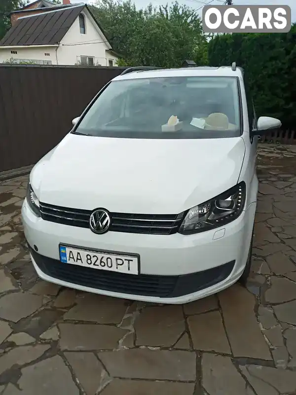 Минивэн Volkswagen Touran 2015 1.6 л. Автомат обл. Киевская, Киев - Фото 1/19