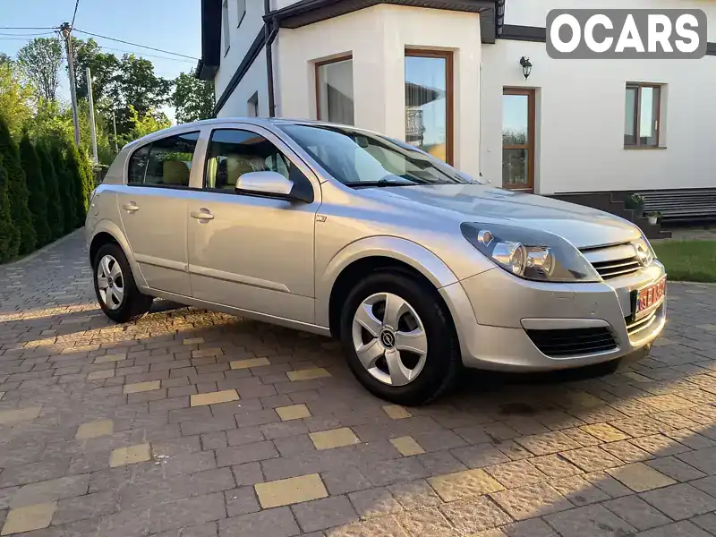 Хетчбек Opel Astra 2004 1.8 л. Автомат обл. Рівненська, Рівне - Фото 1/21