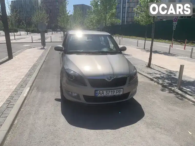 Хэтчбек Skoda Fabia 2015 1.39 л. Ручная / Механика обл. Киевская, Киев - Фото 1/20