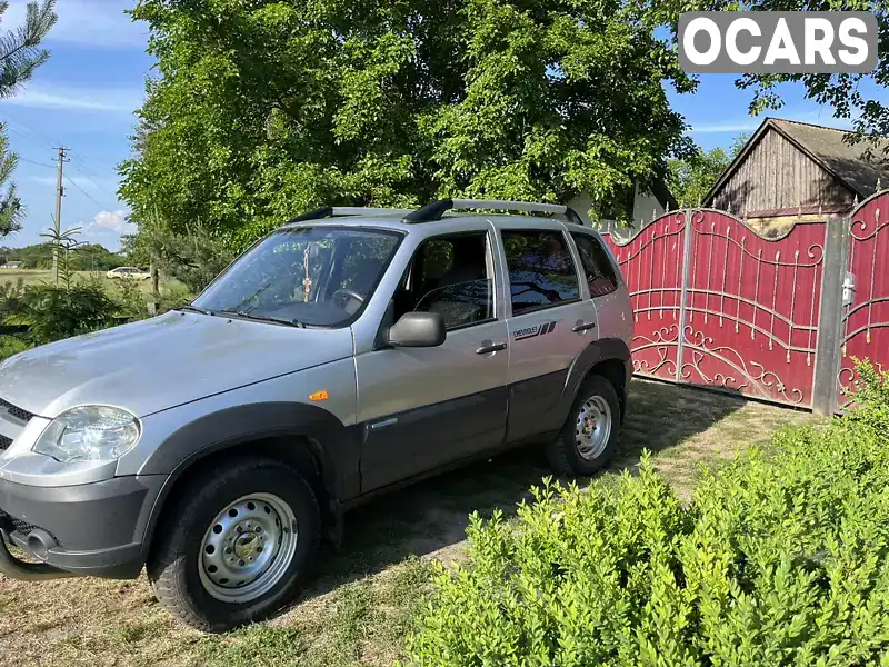 Внедорожник / Кроссовер Chevrolet Niva 2010 1.7 л. обл. Полтавская, Пирятин - Фото 1/5