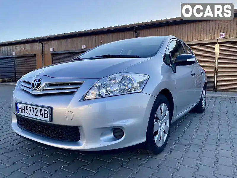 Хэтчбек Toyota Auris 2011 1.6 л. Ручная / Механика обл. Одесская, Одесса - Фото 1/13