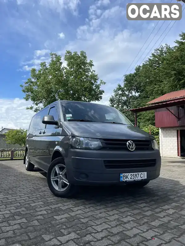 Мінівен Volkswagen Transporter 2012 2 л. Ручна / Механіка обл. Рівненська, Костопіль - Фото 1/14