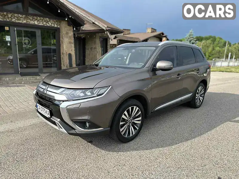 Внедорожник / Кроссовер Mitsubishi Outlander 2020 2.36 л. Вариатор обл. Ровенская, Ровно - Фото 1/21