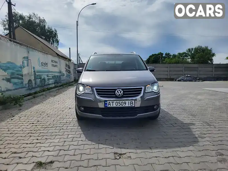 Мінівен Volkswagen Touran 2008 1.97 л. Автомат обл. Чернівецька, Новоселиця - Фото 1/16