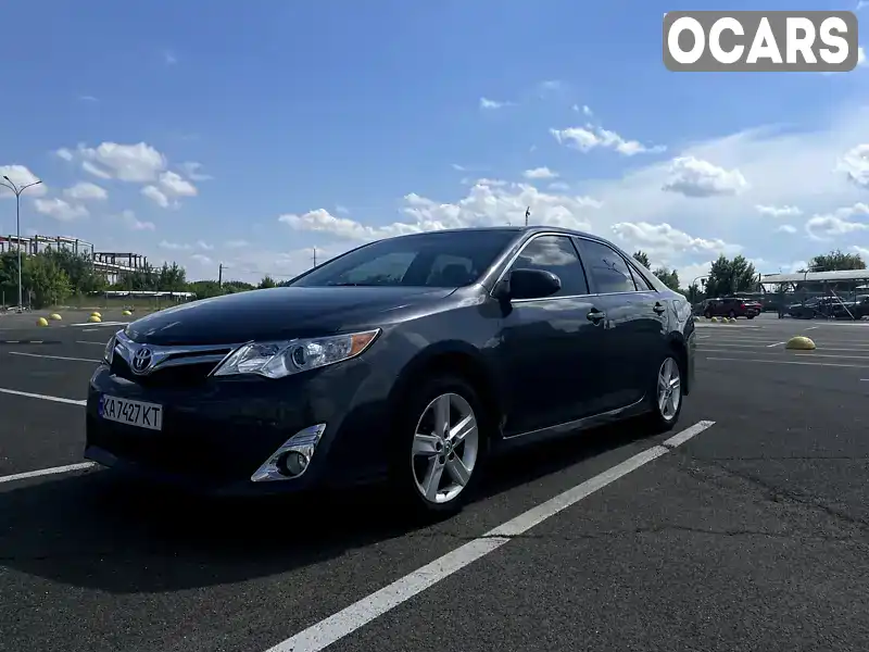 Седан Toyota Camry 2013 2.49 л. Автомат обл. Київська, Київ - Фото 1/21